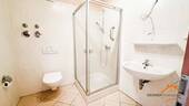 Bad mit Dusche - 
