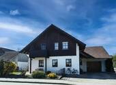 Außenansicht 1 - Mehr Platz für das, was wirklich zählt: Familienhaus mit großem Garten in Emmerting
