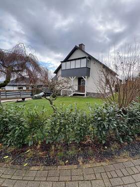 PHOTO-2026-03-09-17-21-43 15.jpeg - Schönes und sehr gepflegtes Wohnhaus auf einem tollen Grundstück in Daleiden.