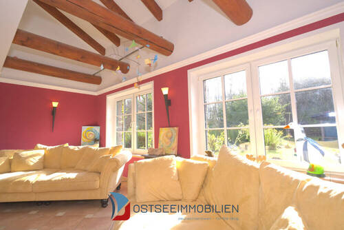 EG-Kaminzimmer Bild 3 - Gutshaus, Wfl. ca. 400 m², EEK A+, 8 Zimmer, Grundstück rd. 3,8 ha, ges. Nfl. ca. 900 m², Schwimmteich, Werkstatt, Backhaus, Pferdehof, Stallgebäude,