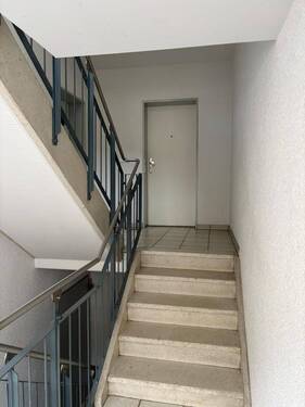 Hausflur - 2 Zimmer Etagenwohnung zum Kaufen in Dresden