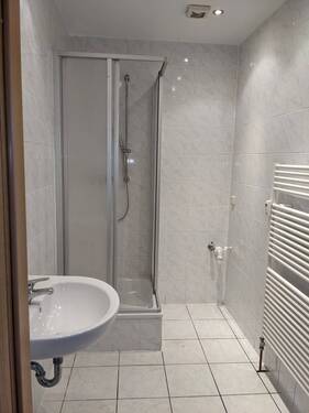 F6 WE02 Bad.jpg - 1 Zimmer Etagenwohnung zur Miete in Chemnitz