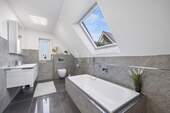 Bad und Badewanne Obergeschoss - 