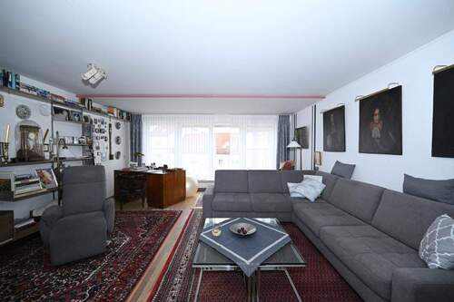 In schöner Größe - 3 Zimmer Etagenwohnung in Neumarkt