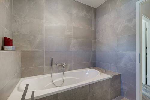 Badezimmer 1 Wanne - 