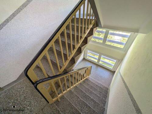 Treppenhaus - 3 Zimmer Etagenwohnung in Limbach-Oberfrohna