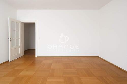 Wohnzimmer - 3 Zimmer Etagenwohnung zum Kaufen in München / Schwabing