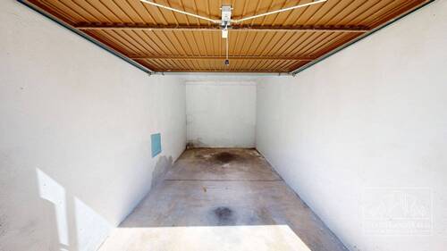 Garage - 