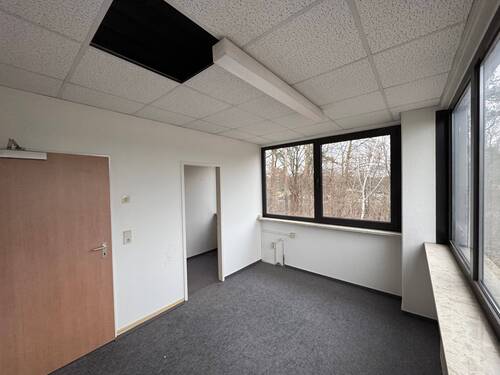 Büro mit Nebenraum.jpg - 