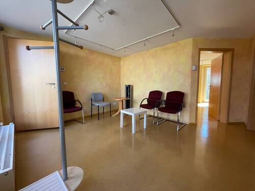 Eingangsbereich Praxis EG - 1 Zimmer Mehrfamilienhaus, Wohnhaus zum Kaufen in Laufenburg (Baden) / Hochsal