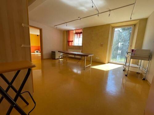 Praxisraum im EG - 1 Zimmer Mehrfamilienhaus, Wohnhaus in Laufenburg (Baden) / Hochsal