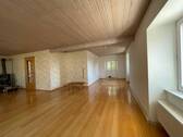 Wohnzimmer im OG - Mehrfamilienhaus, Wohnhaus mit 565,50 m² in Laufenburg (Baden) / Hochsal zum Kaufen