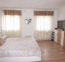 Sehr gepflegte, sonnige und helle 3-Zimmer-Wohnung mit Tageslichtbad - Schramberg