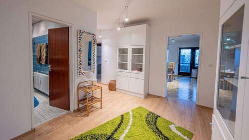 Diele - Etagenwohnung mit 115,50 m&sup2; in Waldenbuch zum Kaufen