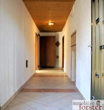Flur EG - 7 Zimmer Einfamilienhaus zur Miete in Peißenberg