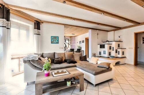 Wohnzimmer EG - 8 Zimmer Mehrfamilienhaus, Wohnhaus in Leutershausen