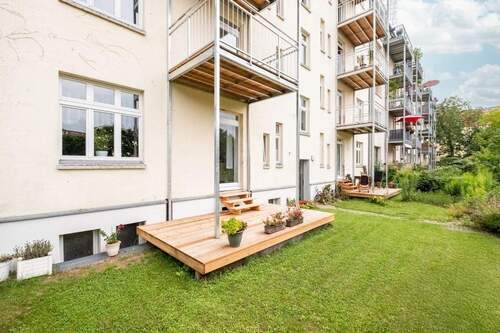 Eigene Terrasse - 3 Zimmer Etagenwohnung in Schwerin