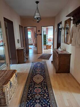 Diele im Erdgeschoss - Mehrfamilienhaus, Wohnhaus zum Kaufen in Dittelbrunn