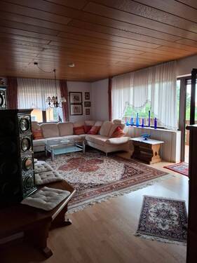 Wohnzimmer - Mehrfamilienhaus, Wohnhaus in Dittelbrunn