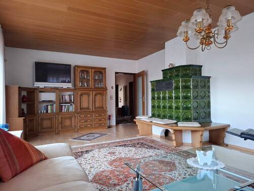 Wohnzimmer - Mehrfamilienhaus, Wohnhaus mit 178,00 m² in Dittelbrunn zum Kaufen