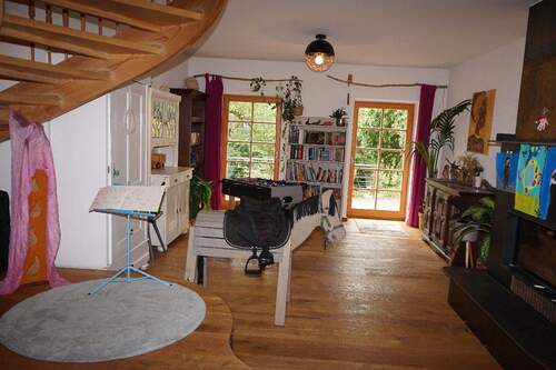 Blick ins Wohnzimmer - 