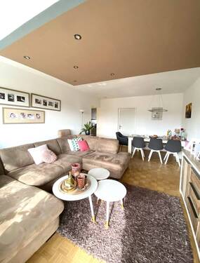 Wohn/-Essbereich - Großzügige Familienwohnung mit Balkon und Garten