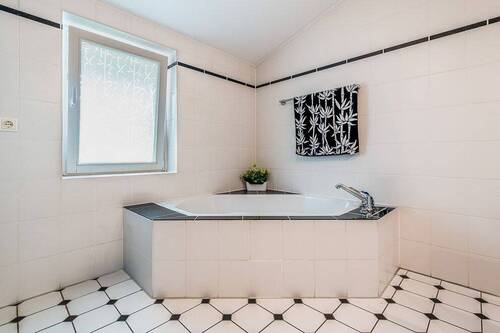 Eckbadewanne (DG) - 