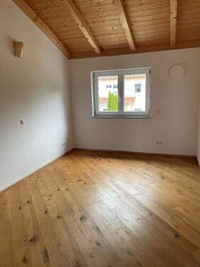 Blick ins Schlafzimmer - 3 Zimmer Etagenwohnung zur Miete in Fuchstal