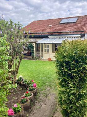 Hausansicht - Schönes Einfamilienhaus in idyllischer Umgebung