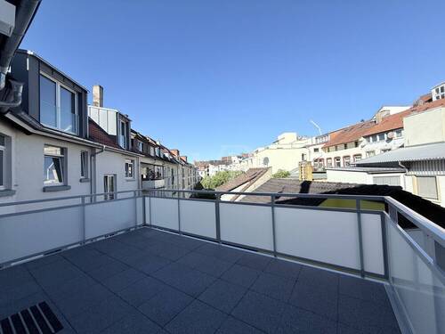 großer S/W-Balkon - 