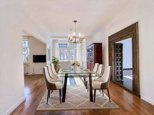 Erker-Esszimmer mit KI - 4 Zimmer Etagenwohnung zur Miete in Pforzheim