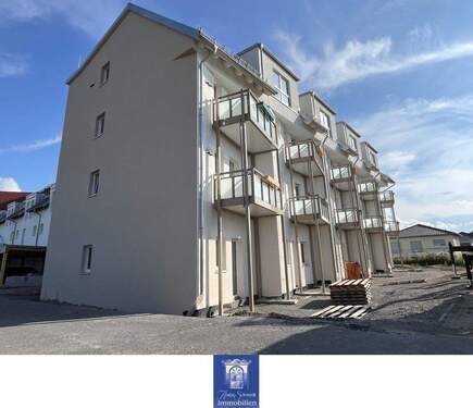 Hausansicht - Etagenwohnung mit 46,10 m&sup2; in Arnsdorf zur Miete