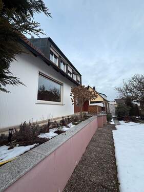 Außenansicht - 4 Zimmer Etagenwohnung zur Miete in Wendelstein