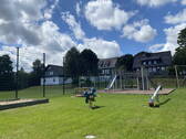 Spielplatz oberhalb des Hauses - 