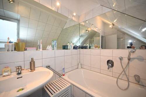 Großzügiger Spiegel - 