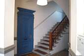 Treppenflur - Mehrfamilienhaus, Wohnhaus in Berlin Charlottenburg-Wilmersdorf zum Kaufen