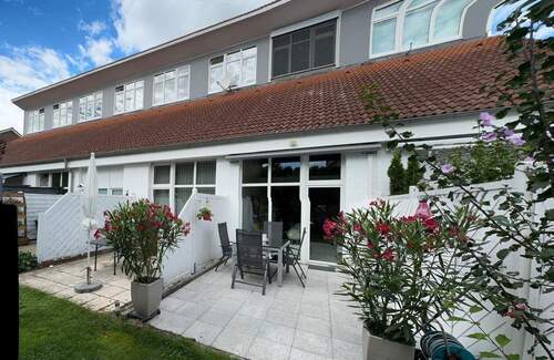 Hintere Ansicht - Attraktives und interessantes Reihenmittelhaus mit Vollkeller