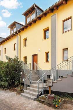 Frontansicht - 7 Zimmer Mehrfamilienhaus, Wohnhaus in Mühlenbecker Land