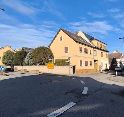 Südwestansicht - 8 Zimmer Einfamilienhaus zum Kaufen in Bischofsheim