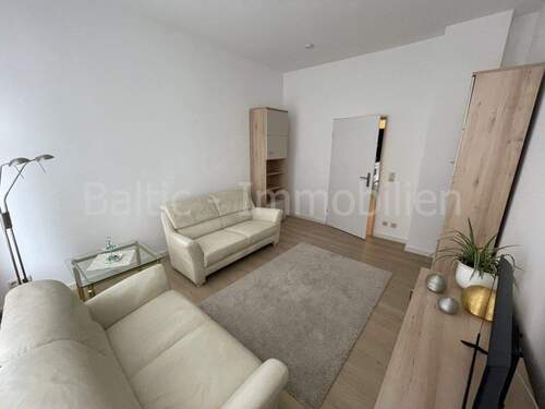 Wohnzimmer OG - 2 Zimmer Etagenwohnung zum Kaufen in Schwerin