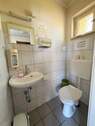 Gäste WC Büro EG - 