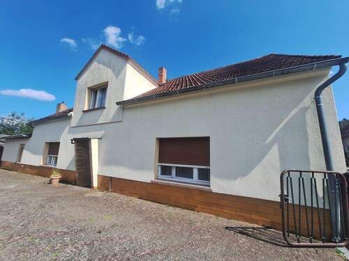 Herzlich Willkommen! - Großzügig geschnittene Immobilie - Möglich als Ein- oder Zweifamilienhaus! Auch ideal für Gewerbetreibende!