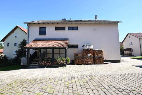 Zugang Hofseite - Mehrfamilienhaus, Wohnhaus mit 170,00 m² in Berching zum Kaufen