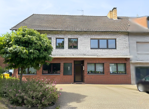 Hausansicht - 1 Zimmer Mehrfamilienhaus, Wohnhaus zum Kaufen in Baesweiler