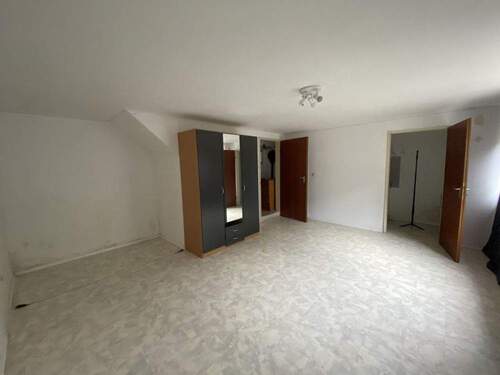 Schlafzimmer - Einfamilienhaus mit 109,00 m² in Höchberg zum Kaufen