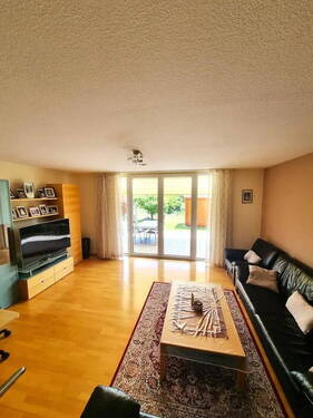 Wohnzimmer im EG - 4 Zimmer Reihenmittelhaus in Stuttgart