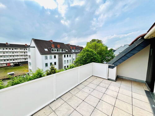 Balkon - 4 Zimmer Etagenwohnung zum Kaufen in Bremen