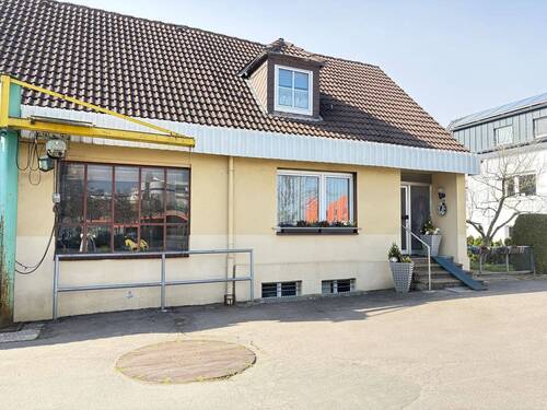 Gewerbeteil 1 Werkstatt - Mehrfamilienhaus, Wohnhaus in Lage