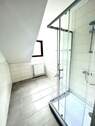 Dusche im Badezimmer.jpg - 