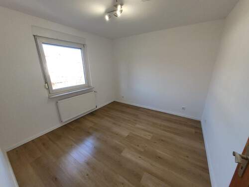 Zimmer im Obergeschoss 02 - Hotel, Pension, Gasthof in Rüsselsheim